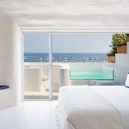 Isabella's Hotel 4*
